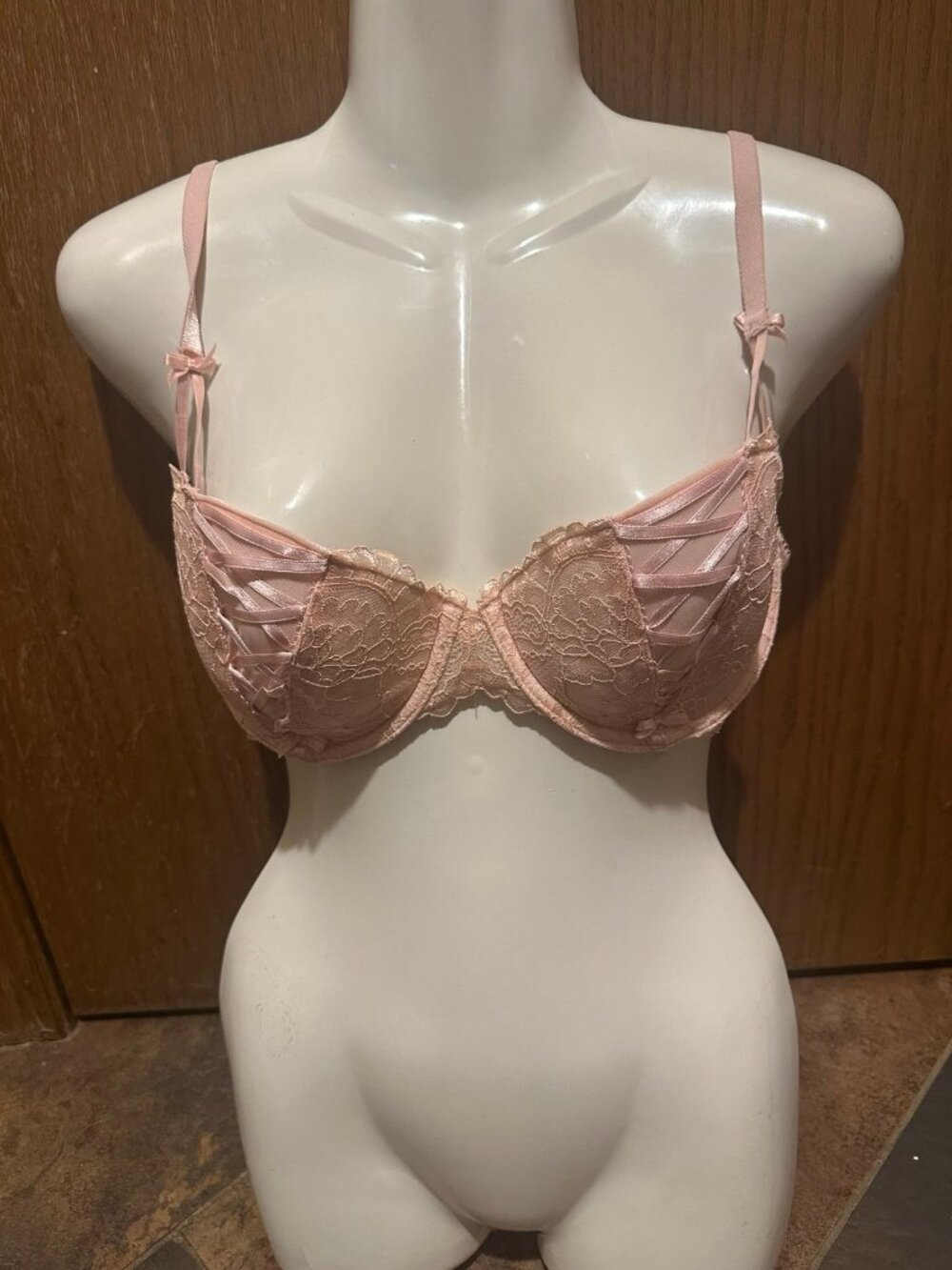 Adore me bows Pink Lace Underwire Bra 34DD Strappy Push Up